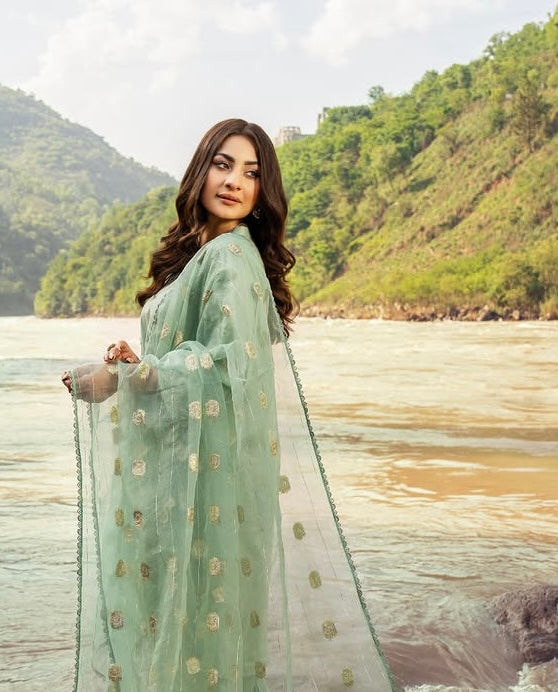 Zinc Lawn & Jacquard 2 Piece – Shirt & Dupatta (Ready to Wear)