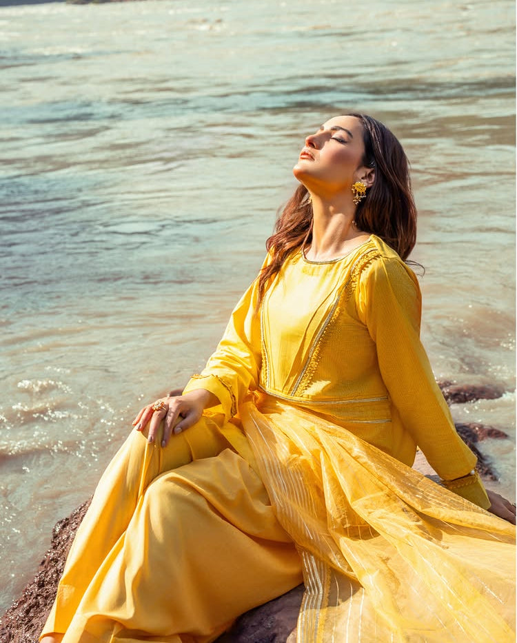 Yellow Lawn & Jacquard 2 Piece – Shirt & Dupatta (Ready to Wear)